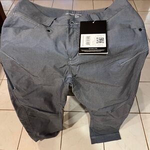 ARC'TERYX A2B Commuter Pants Men's Trim Fi t 32"